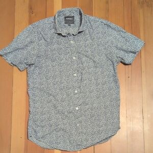 Bonobos Men's Casual Button Down Shirt in White and Navy